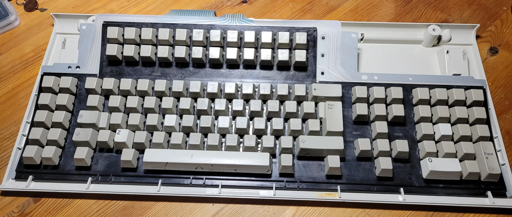 A picture of the cleaned M122 without the key caps or upper chassis.